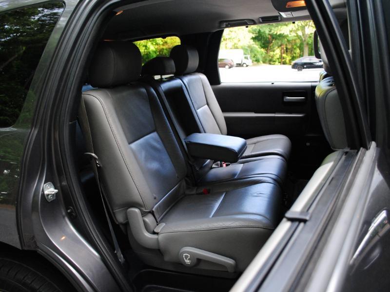 Toyota Sequoia Limited 4WD FFV 2013