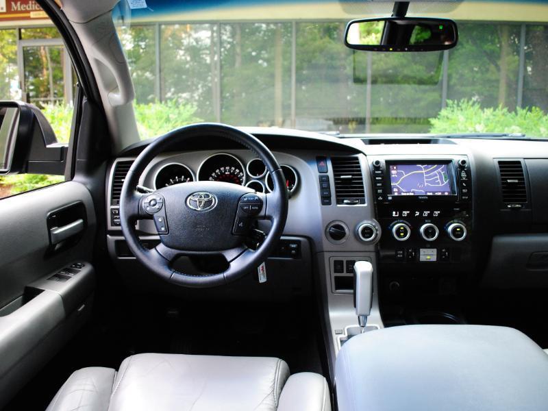 Toyota Sequoia Limited 4WD FFV 2013