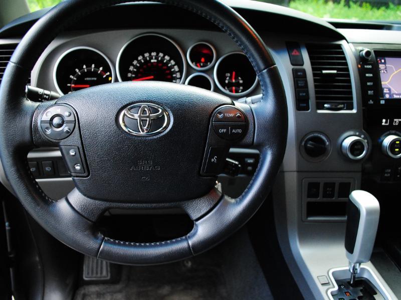 Toyota Sequoia Limited 4WD FFV 2013