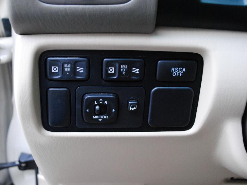 Lexus LX 470  2004