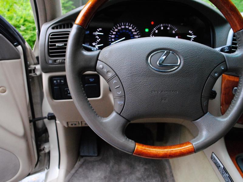 Lexus LX 470  2004