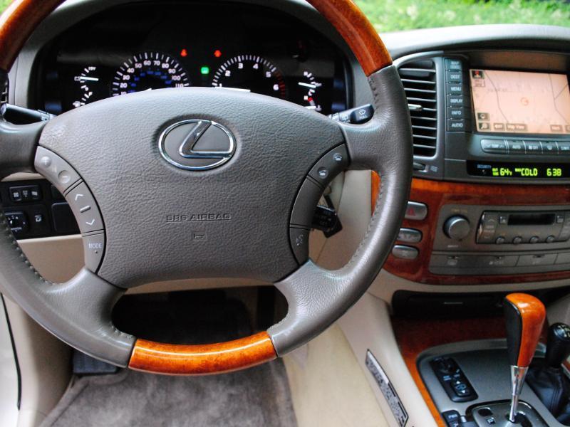 Lexus LX 470  2004