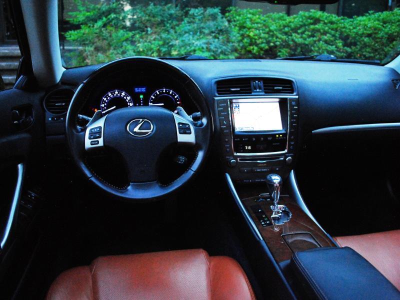 Lexus IS C  2015