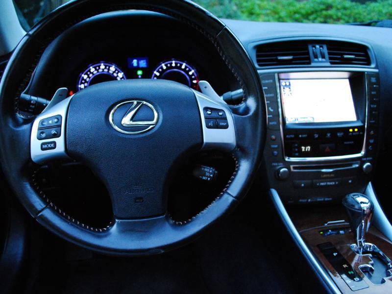 Lexus IS C  2015