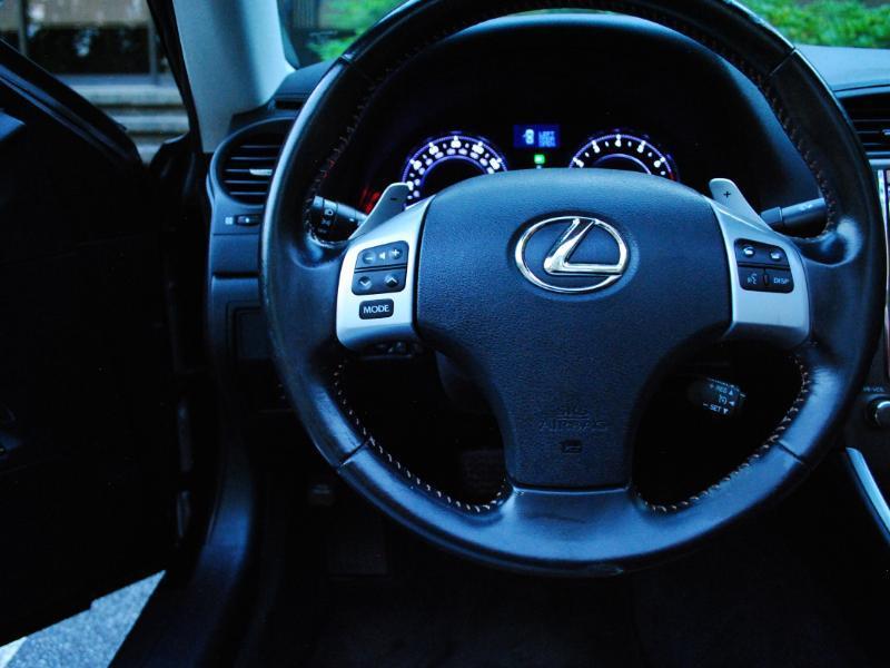 Lexus IS C  2015