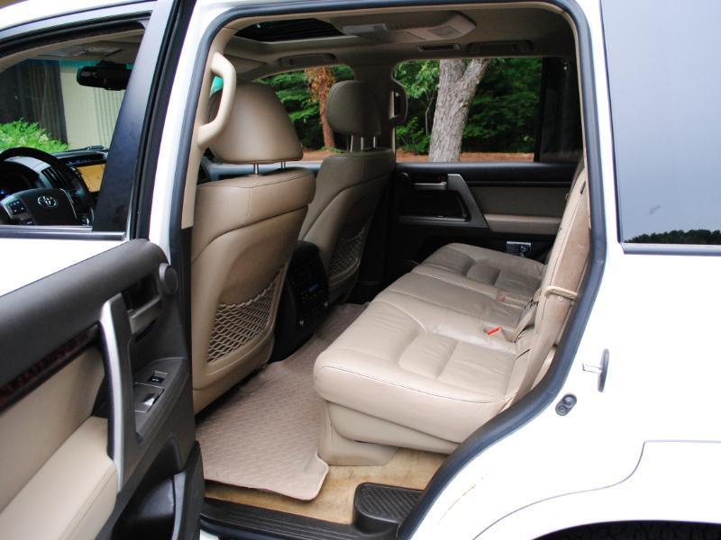 Toyota Land Cruiser 4WD 2011