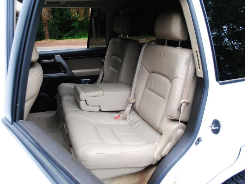 Toyota Land Cruiser 4WD 2011