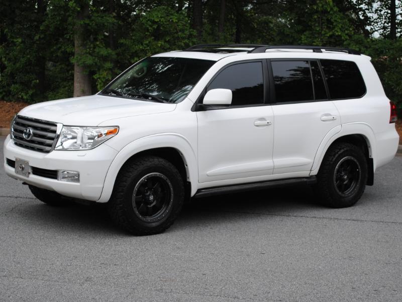 Toyota Land Cruiser 4WD 2011