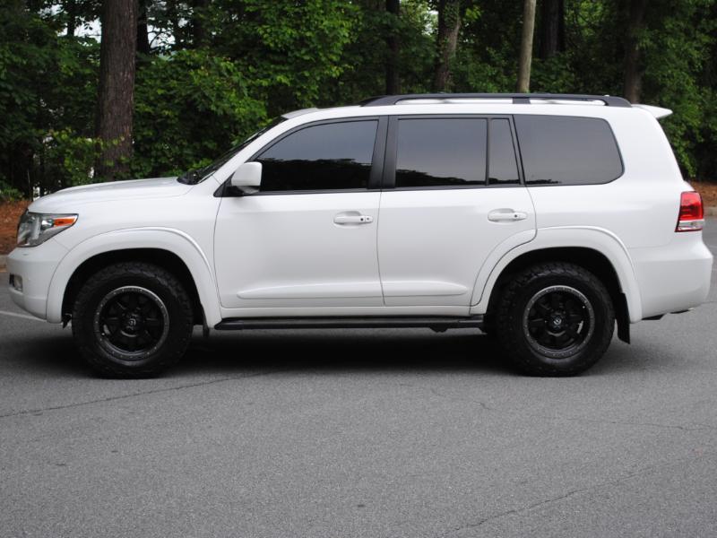 Toyota Land Cruiser 4WD 2011
