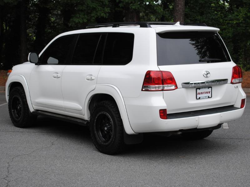 Toyota Land Cruiser 4WD 2011