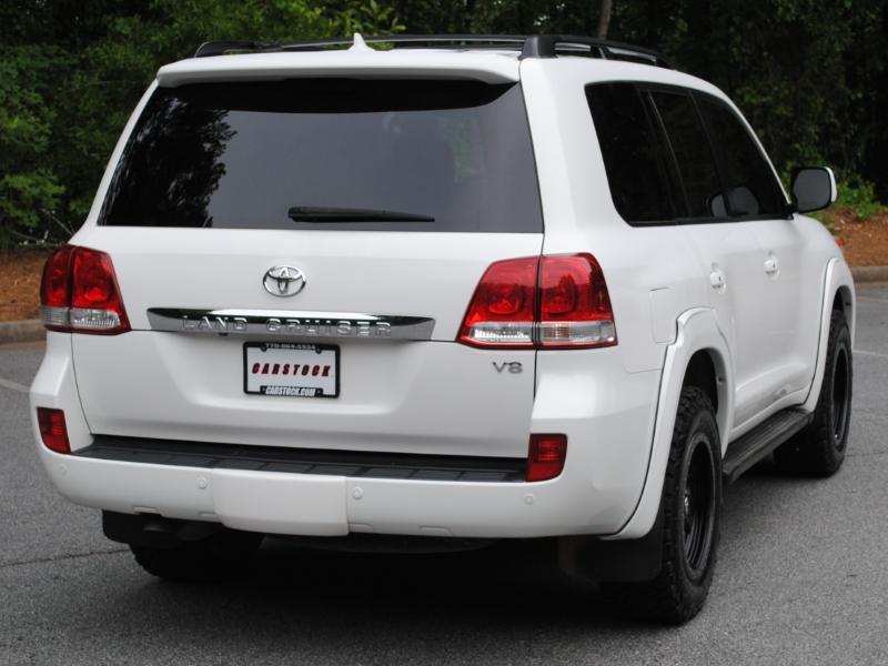 Toyota Land Cruiser 4WD 2011