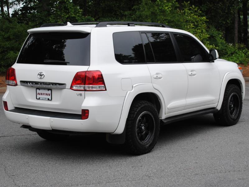 Toyota Land Cruiser 4WD 2011