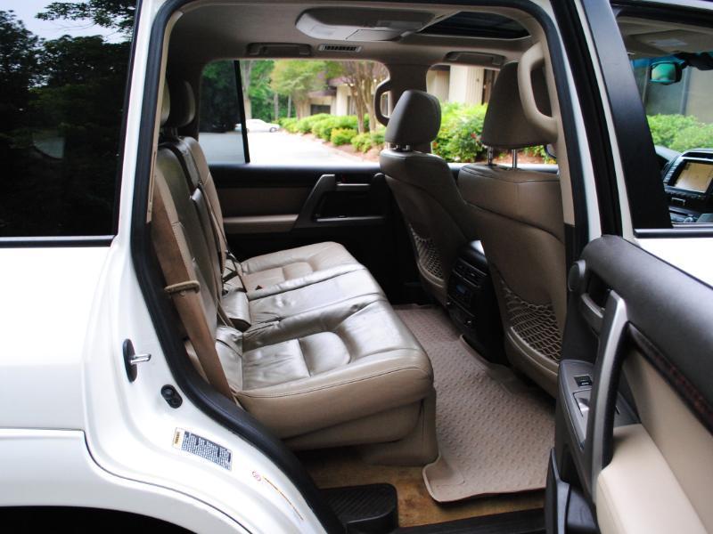 Toyota Land Cruiser 4WD 2011
