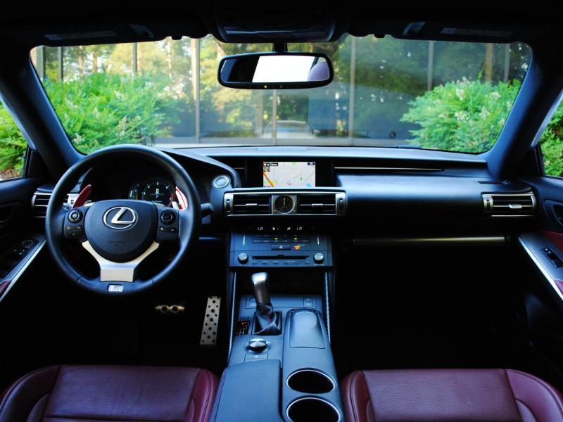 Lexus IS  2015