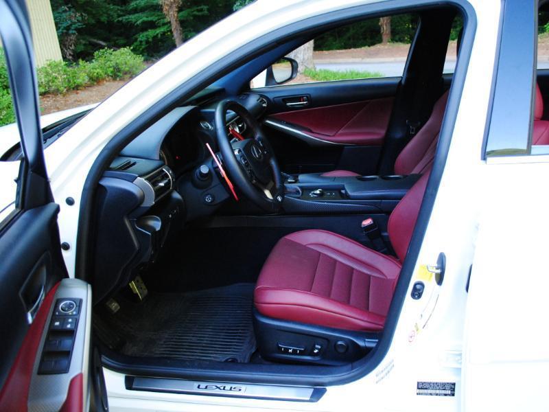 Lexus IS  2015