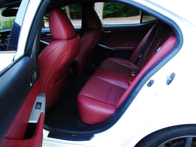 Lexus IS  2015