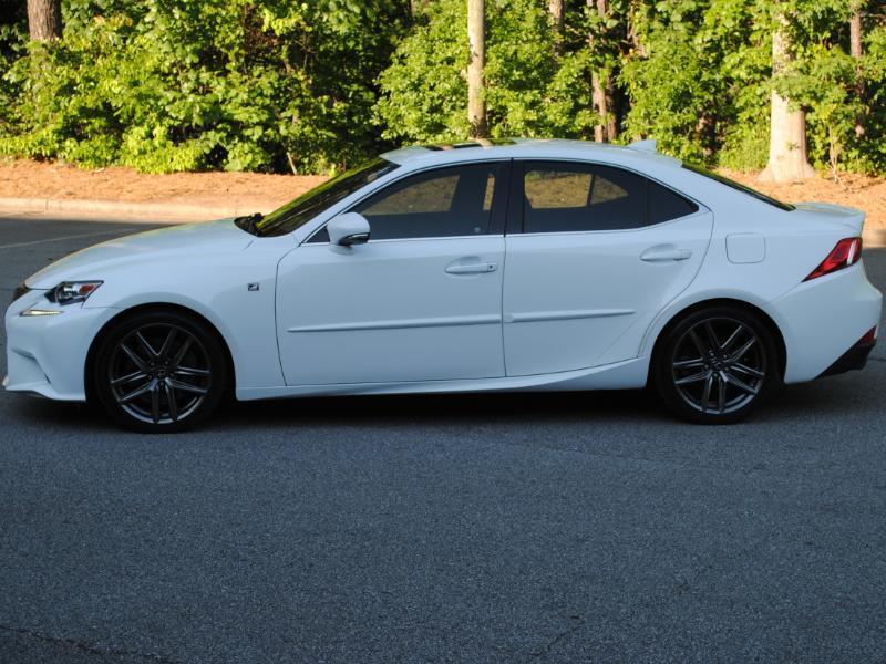 Lexus IS  2015