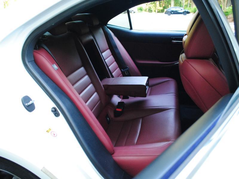 Lexus IS  2015