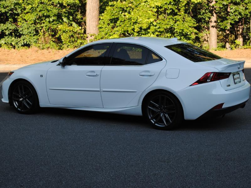 Lexus IS  2015