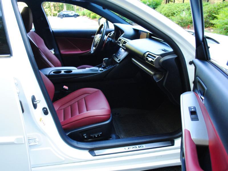 Lexus IS  2015