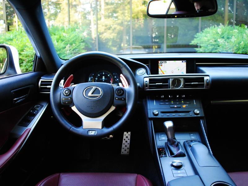 Lexus IS  2015