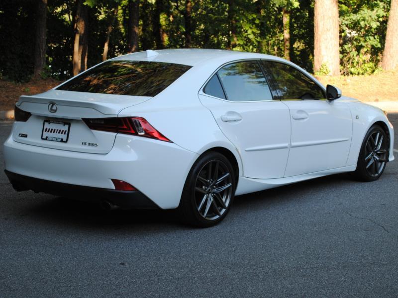 Lexus IS  2015