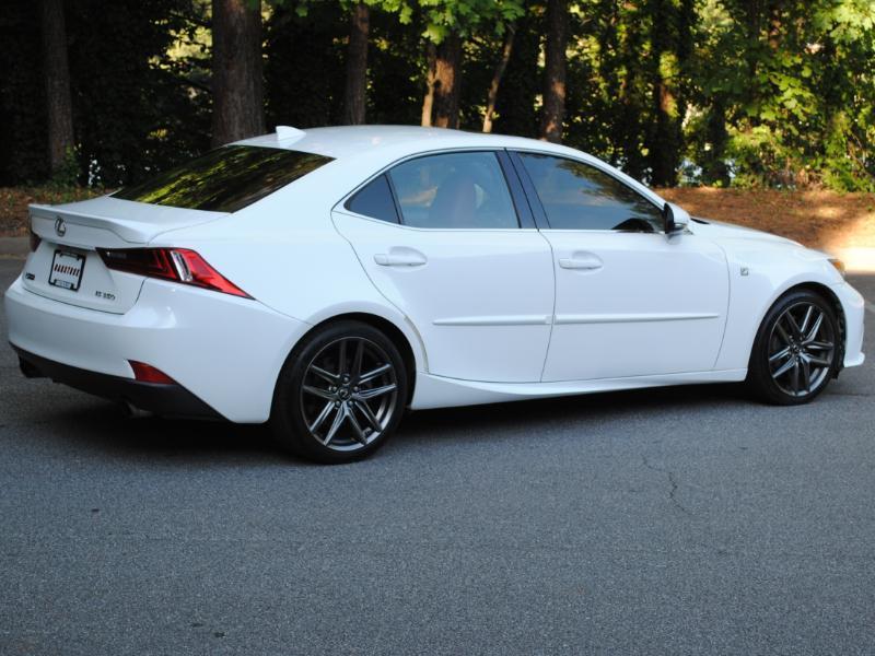 Lexus IS  2015