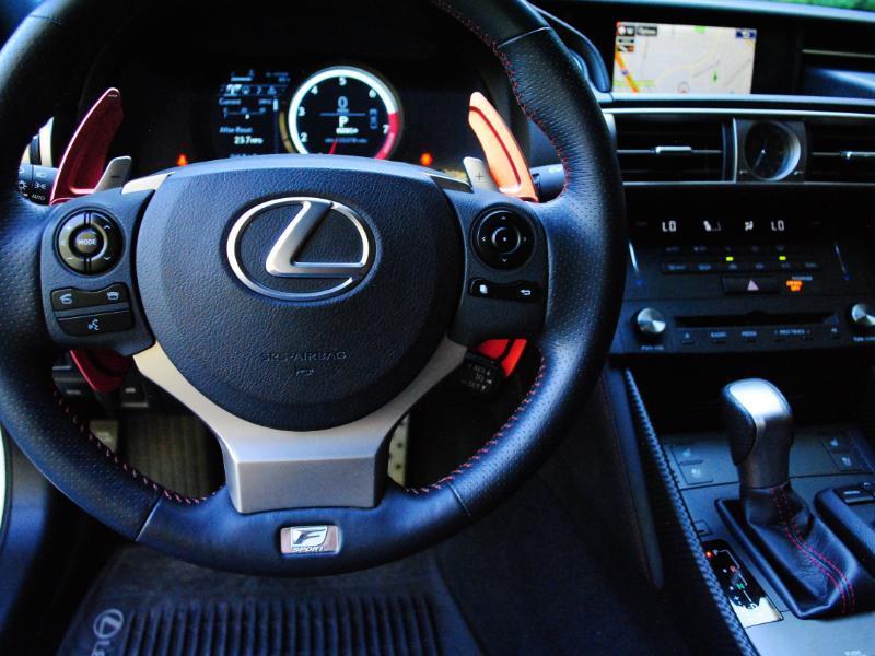 Lexus IS  2015