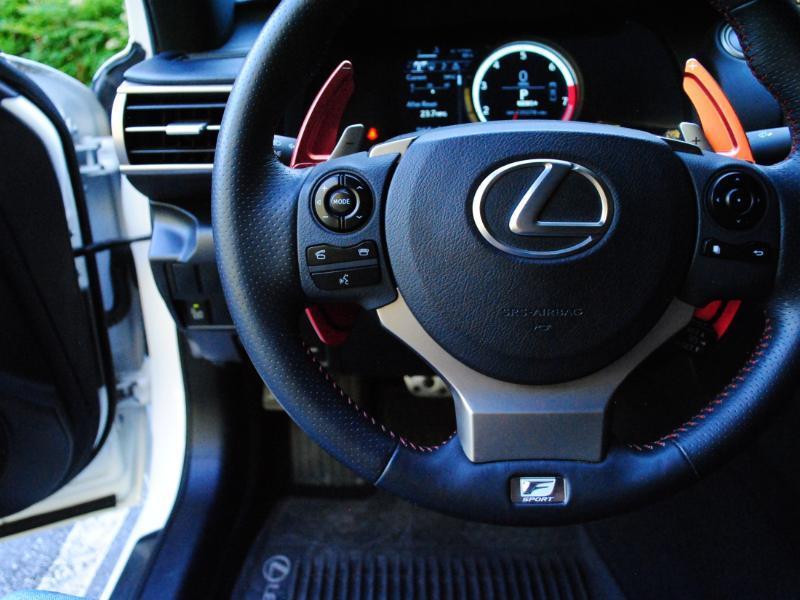 Lexus IS  2015