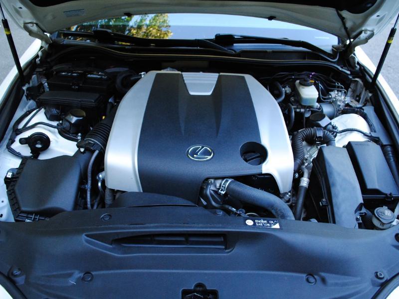 Lexus IS  2015