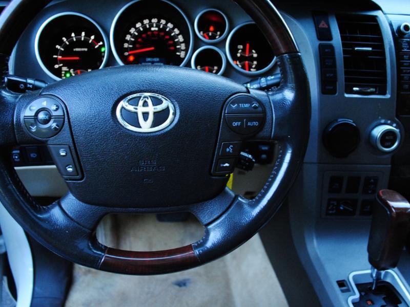 Toyota Sequoia  2011