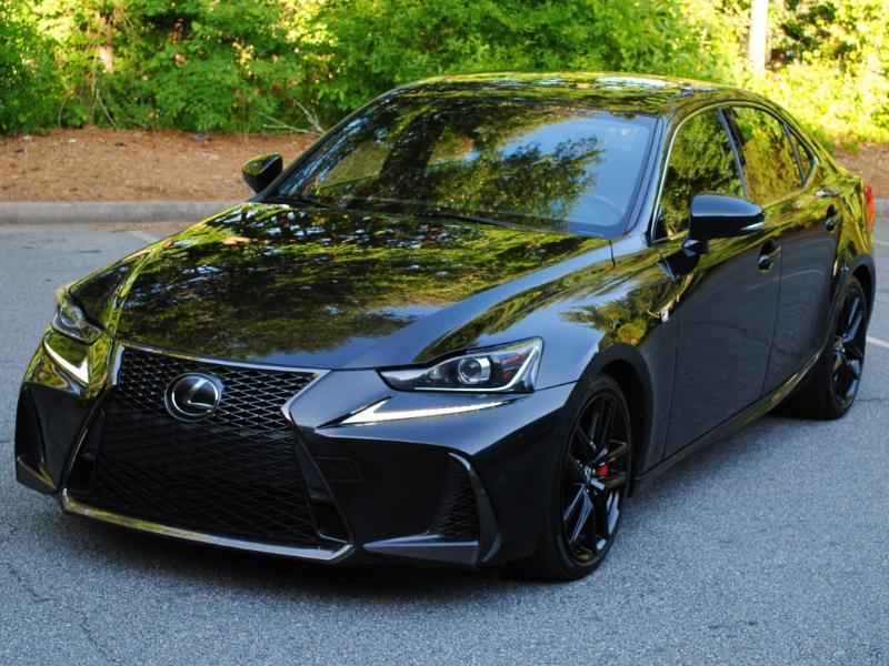 Lexus IS  2018