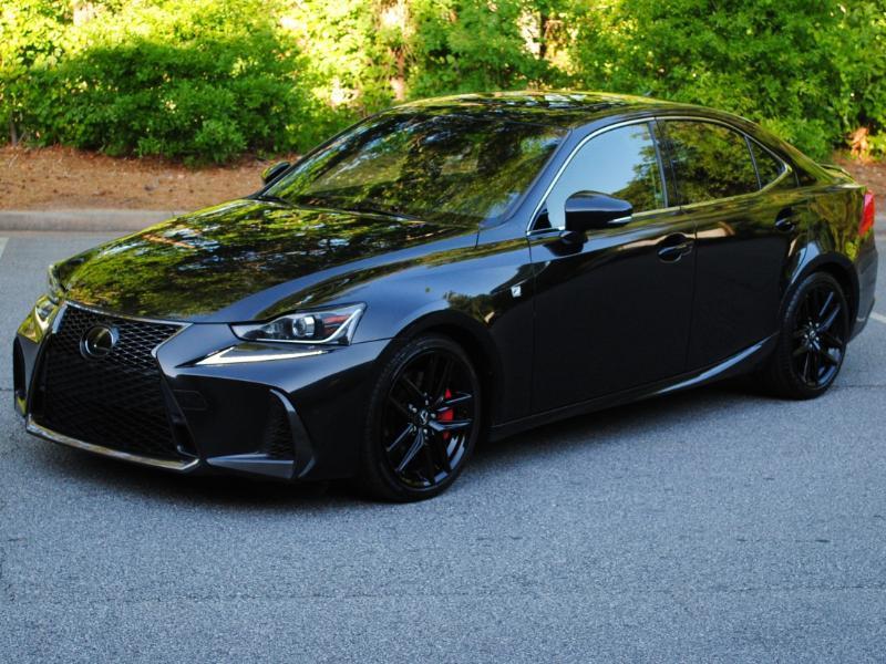 Lexus IS  2018
