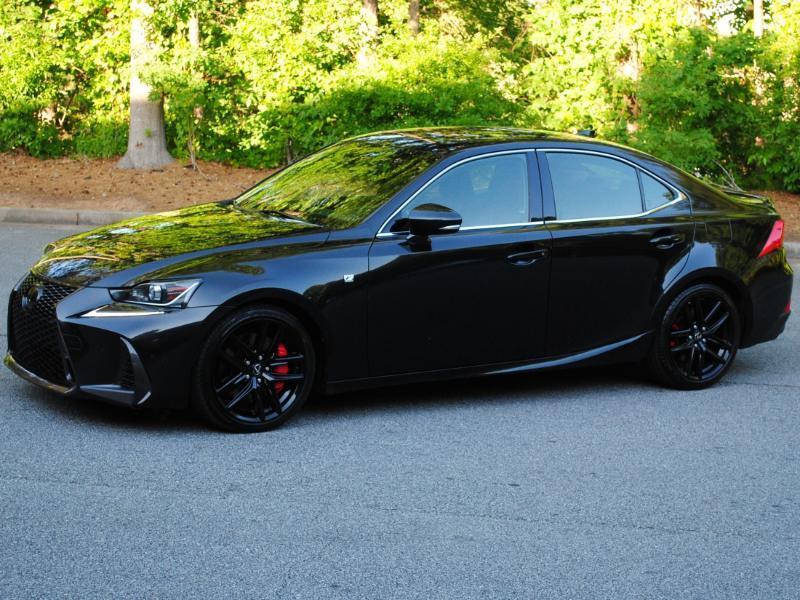 Lexus IS  2018