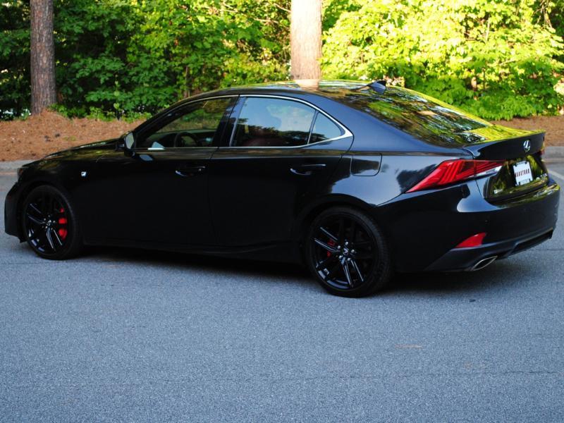 Lexus IS  2018