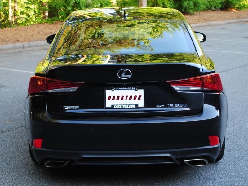 Lexus IS  2018