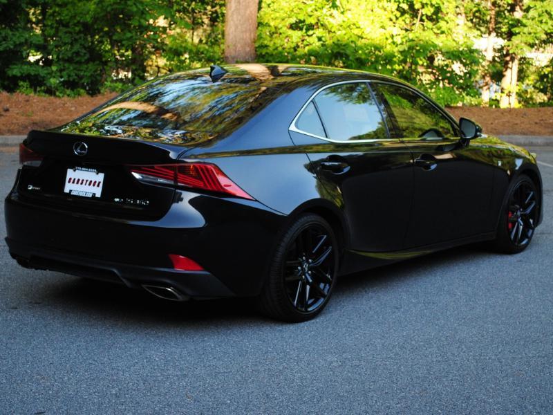 Lexus IS  2018