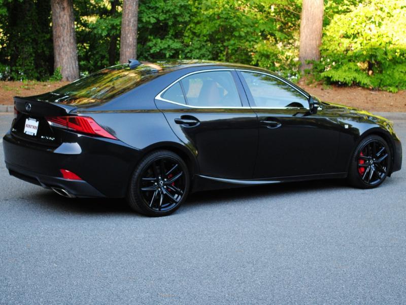 Lexus IS  2018