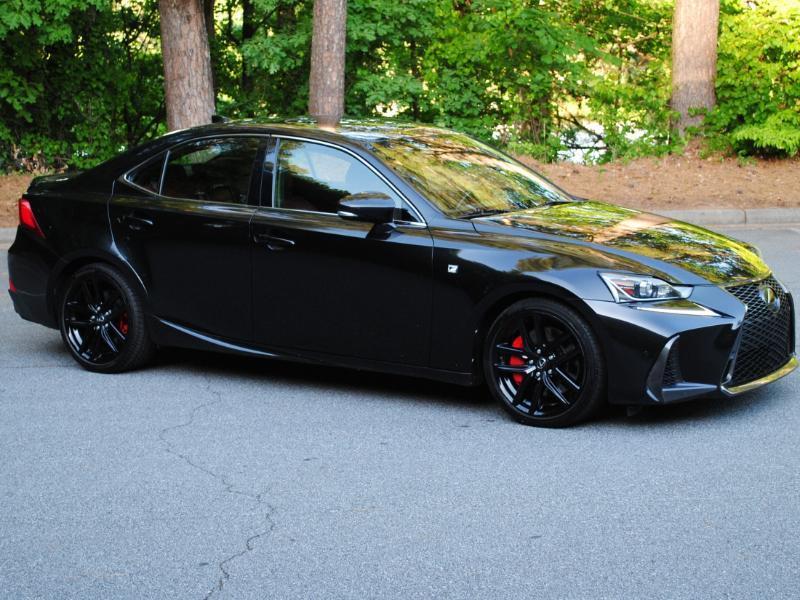 Lexus IS  2018