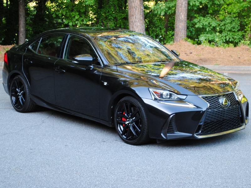 Lexus IS  2018