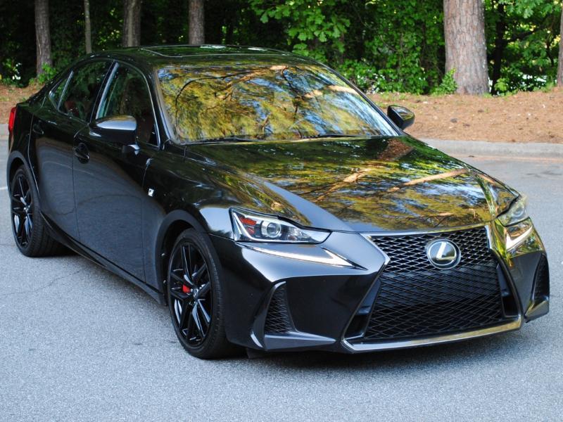 Lexus IS  2018
