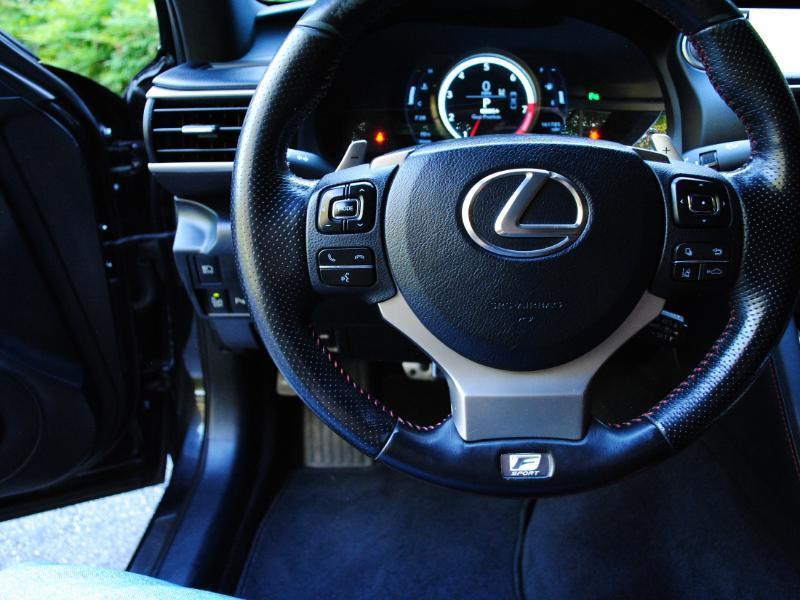 Lexus IS  2018