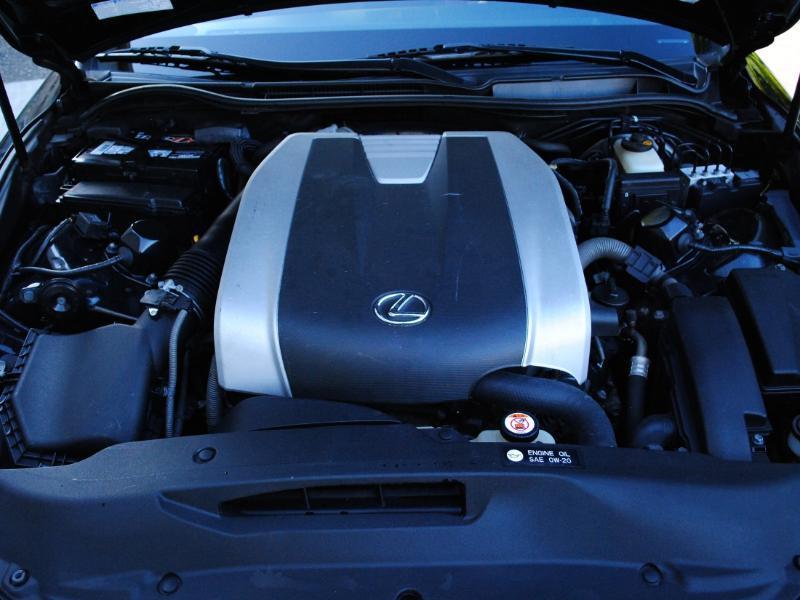 Lexus IS  2018