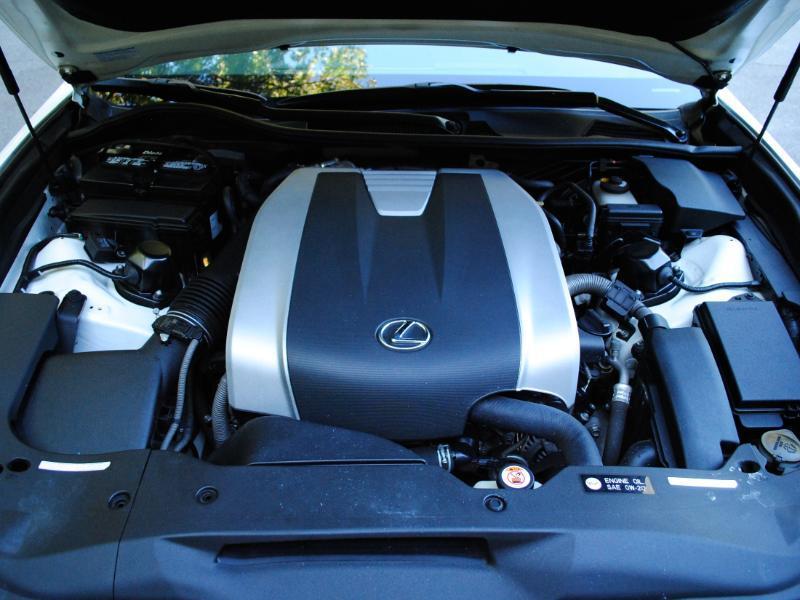 Lexus GS  2019