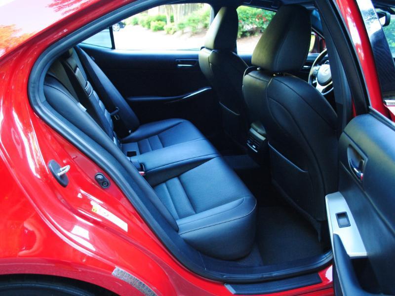 Lexus IS  2016