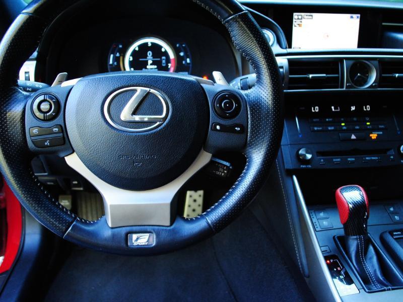 Lexus IS  2016