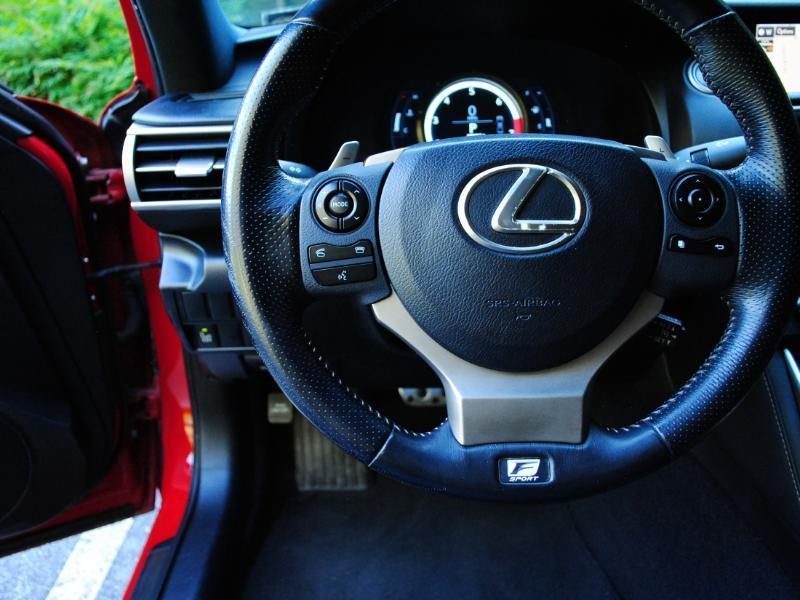 Lexus IS  2016