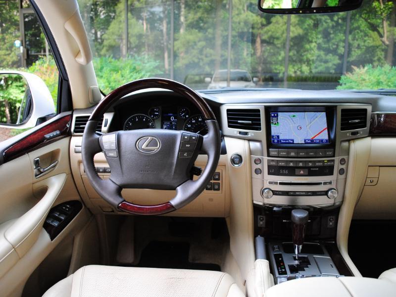 Lexus LX 570  2014