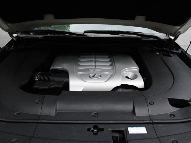 Lexus LX 570  2014