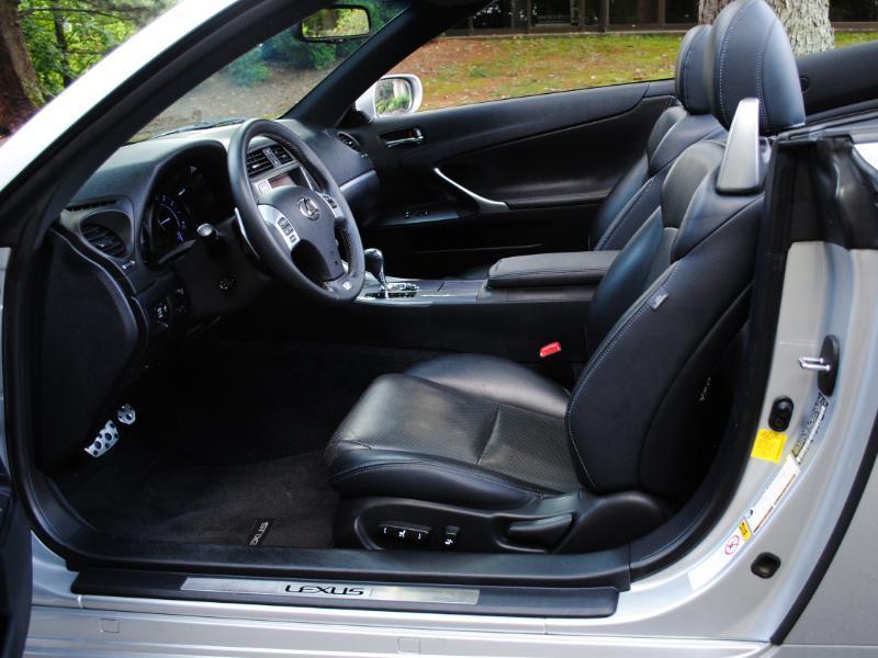 Lexus IS C  2014